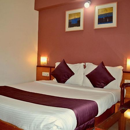 Sukh Hotel Мумбаї Екстер'єр фото
