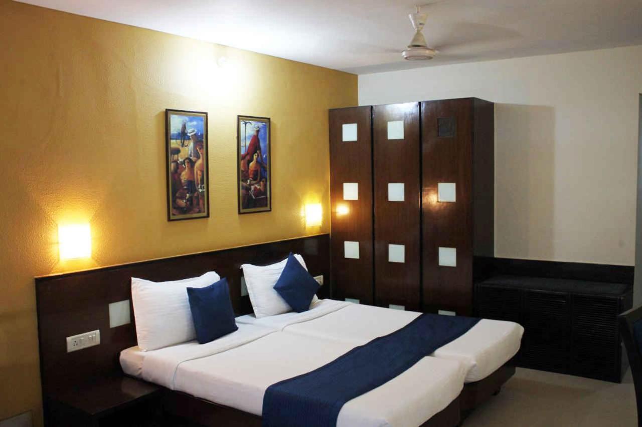 Sukh Hotel Мумбаї Екстер'єр фото