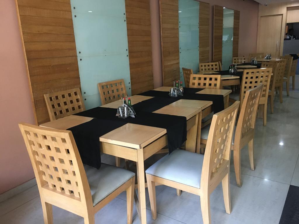 Sukh Hotel Мумбаї Екстер'єр фото