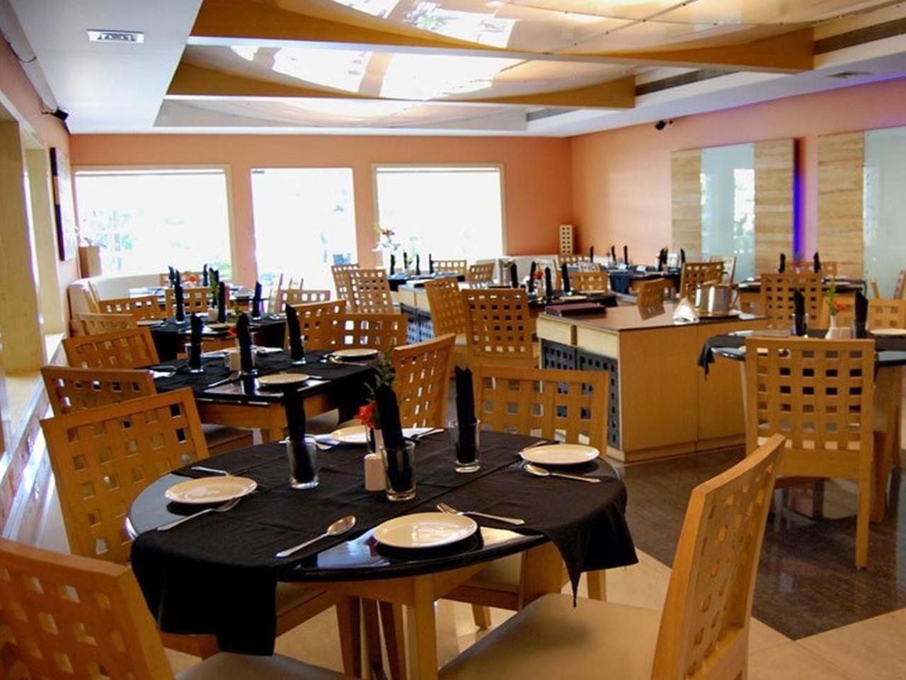 Sukh Hotel Мумбаї Екстер'єр фото