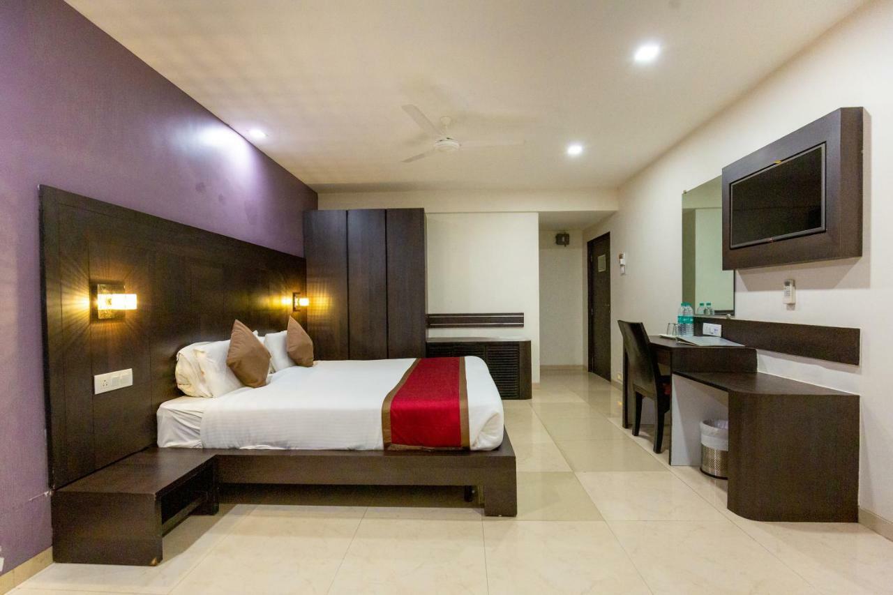 Sukh Hotel Мумбаї Екстер'єр фото