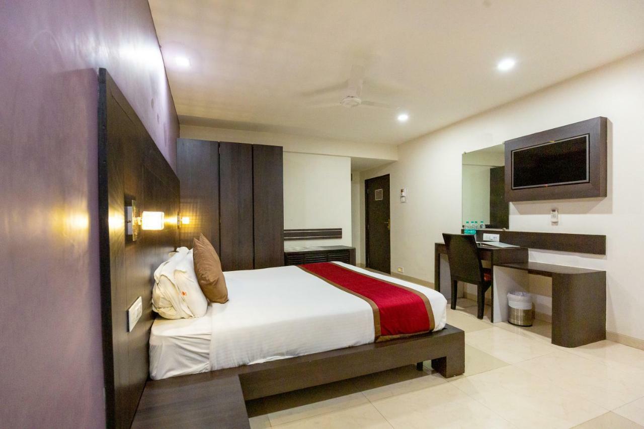 Sukh Hotel Мумбаї Екстер'єр фото