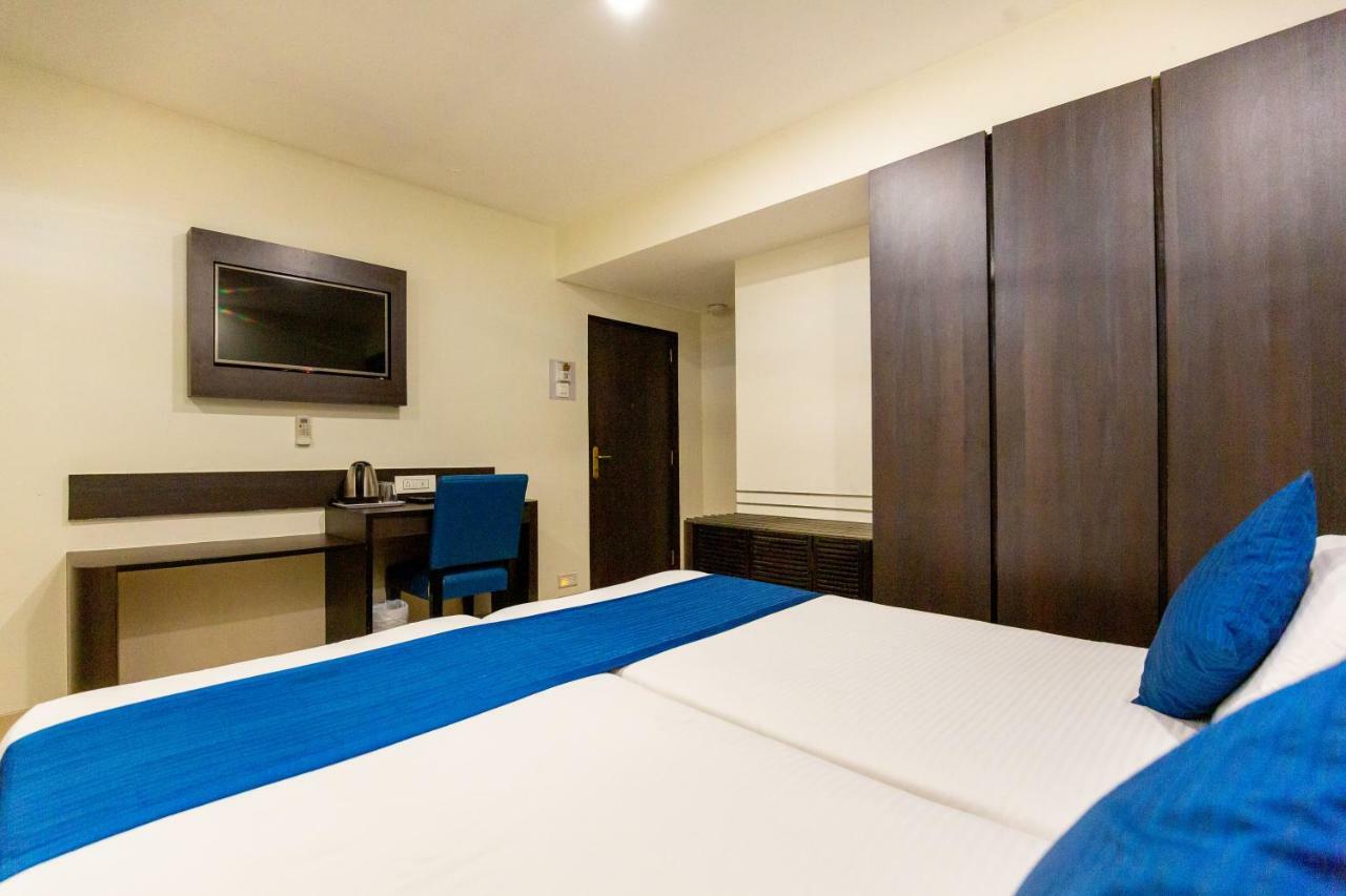 Sukh Hotel Мумбаї Екстер'єр фото