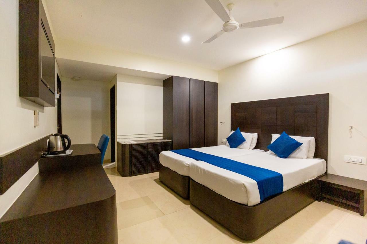 Sukh Hotel Мумбаї Екстер'єр фото