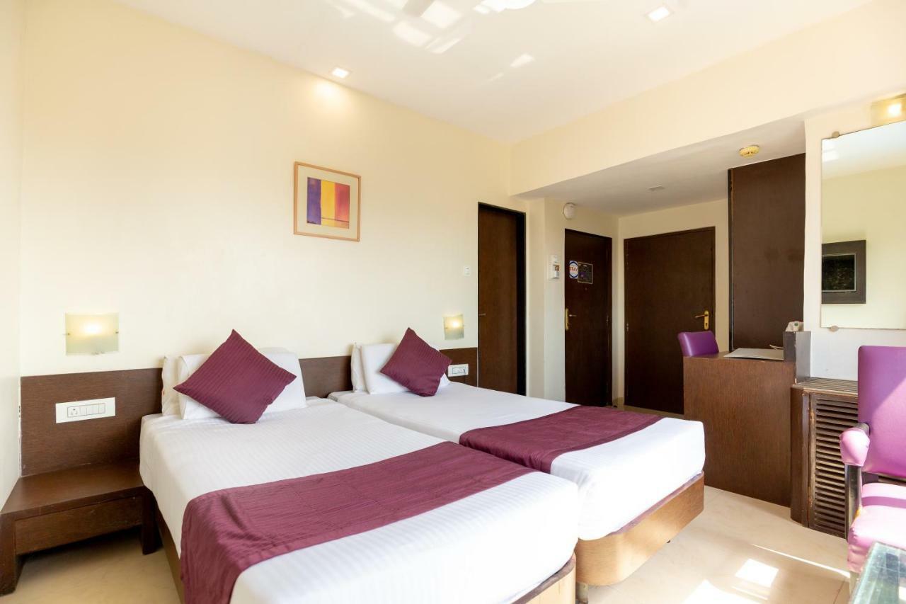 Sukh Hotel Мумбаї Екстер'єр фото