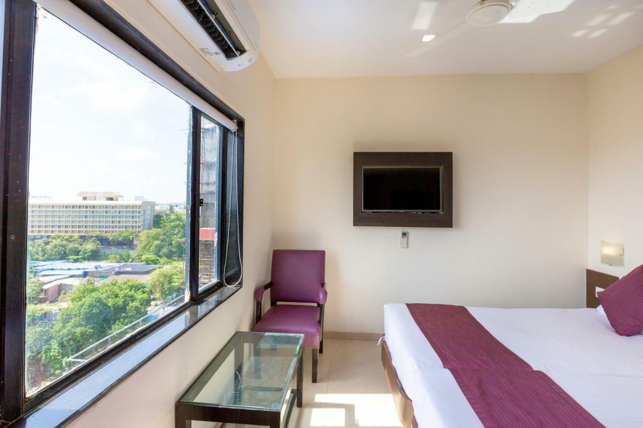 Sukh Hotel Мумбаї Екстер'єр фото